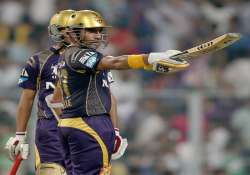 robin the batsman pulverises csk as kkr win by 8 wkts