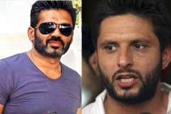 afridi is a coward says suniel shetty