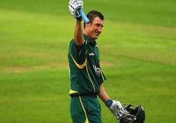 australia out to win tri series on tuesday itself