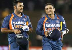 bcci steps in asks dhoni sehwag to ensure team unity