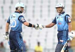 clt20 titans beat brisbane heats by four runs