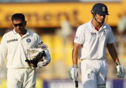 cook endorses dhoni s home advantage view