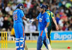 dhoni draws praise from rivals for being the finisher