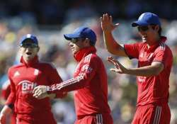 england ends 8 match losing streak to aussies