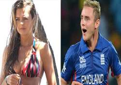 even injury could not stop stuart broad to have fun with a sexy blonde