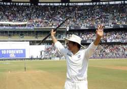 fans weep in wankhede stadium as sachin tendulkar takes his last bow