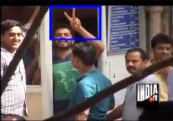 ipl spot fixing sreesanth shows v sign outside delhi court sent to tihar jail till june 4