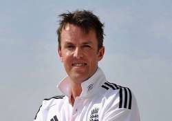 graeme swann denies graham gooch s criminal charge