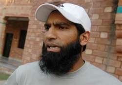 mohd. yousuf slams waqar for poor man management