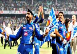 mumbai erupts in joy after team wins ipl 2015 crown