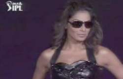 bipasha rahman in glitzy grand finale of ipl3