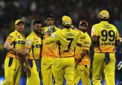 ipl 8 ashish nehra bowls csk to victory against rcb