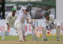 sl vs pak only karunaratne defies yasir as sri lanka reach 272 8