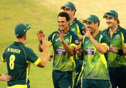 aus vs sa australia wins by 32 runs loses clarke to injury