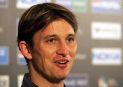 mumbai indians appoints shane bond as bowling coach