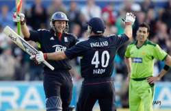 england beats pakistan by 4 wickets in 2nd odi