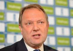 english cricket overhauls leadership as executive leaves