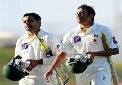 pak vs aus australia struggling in 1st test against pakistan on day 4