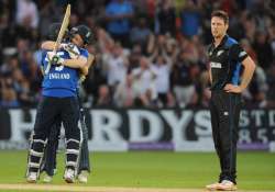 england beats nz by 7 wickets to level odi series at 2 2