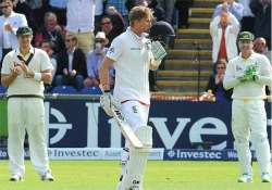 ashes 1st test unbeaten joe root gary ballance swing advantage to england