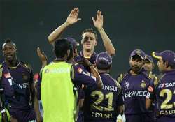 ipl 8 kkr bowlers restrict dd to 146/8