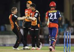 ipl 8 srh beat dd by 6 runs stay in hunt for play offs