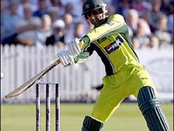 razzaq cracks unbeaten century to beat south africa in 2nd odi