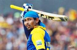 tillakaratne dilshan under icc scanner for bookie link report