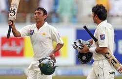 ton up younis helps pakistan foil south africa