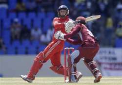 joe root injured flies back home