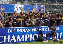 kkr players get grand welcome in kolkata