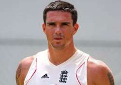 kevin pietersen seeks urgent help to get indian visa.