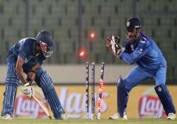 may give dhoni a souvenir stump if india win t20wc eckermann