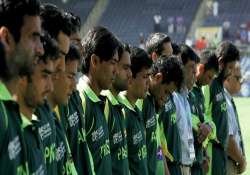 pakistan approaches india for visas to pakistani cricket team