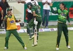 pakistan beat australia in super over to clinch t20 series