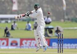 tailenders help pakistan put on 451 in 1st test