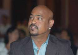 vinod kambli files complaint against foreign lady for racist comment