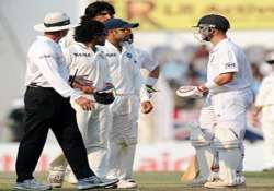 virat kohli and jonathan trott exchange words on day four