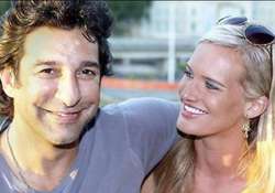 wasim akram to marry australian shaniera thompson