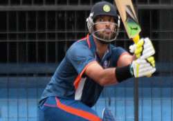 yuvraj s knock help india blue reach challenger trophy final