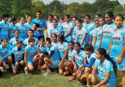 ms dhoni meets india junior women hockey players