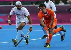 indian men go down 2 4 to netherlands