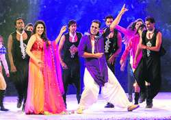 akshay asin dance at world cup kabaddi in bathinda