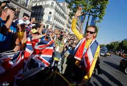 british fans celebrate cyclist wiggins tour de france win