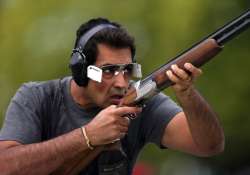 cwg 2014 manavjit singh sandhu wins bronze in trap event