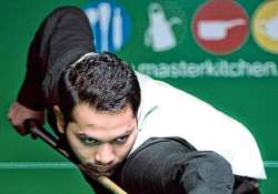 varun madan lifts six red snooker title