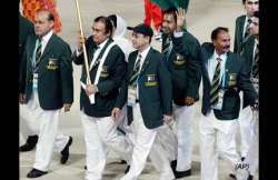 pak contingent leader complains theft at cwg village residence