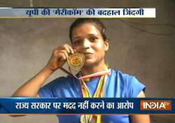 national level boxing champion sells kites for survival