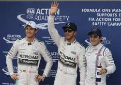 hamilton claims pole position for f1 australian gp