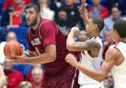 sacramento kings signs sim bhullar makes him nba s first player of indian descent